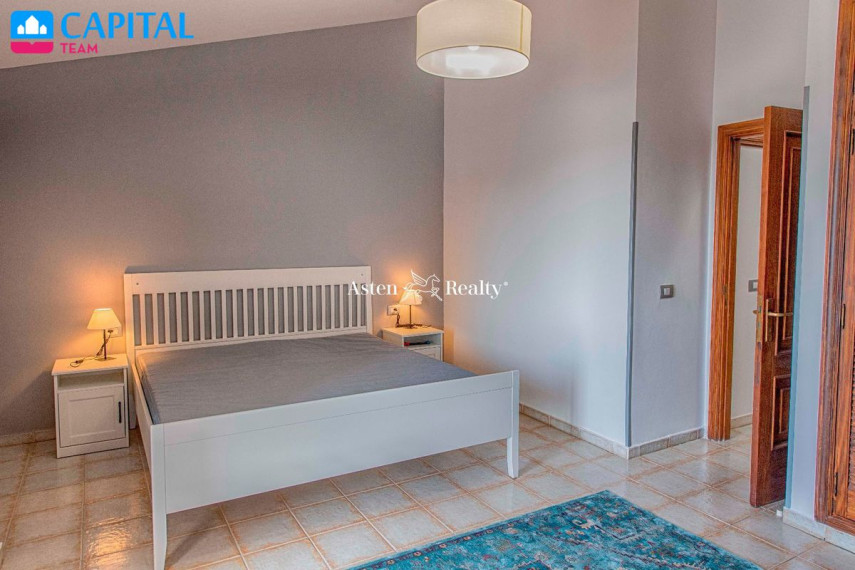 Parduodamas namas Calle Tinguafaya, 40 , 160.00 kv.m ploto,  Floors 17