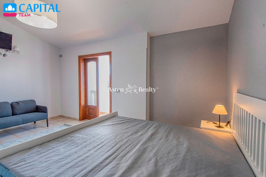 Parduodamas namas Calle Tinguafaya, 40 , 160.00 kv.m ploto,  Floors 19