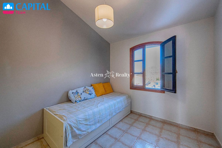 Parduodamas namas Calle Tinguafaya, 40 , 160.00 kv.m ploto,  Floors 23