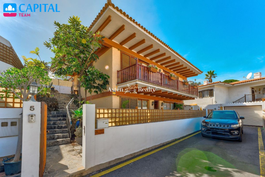 Parduodamas namas Calle Iriarte, 50 , 210.00 kv.m ploto,  Floors 1