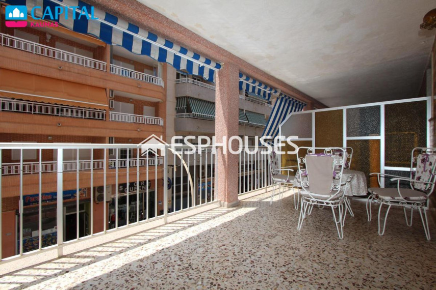 Parduodamas butas Calle de Vicente Blasco Ibáñez, 45 , 101.00 kv.m ploto, 3 kambariai 3