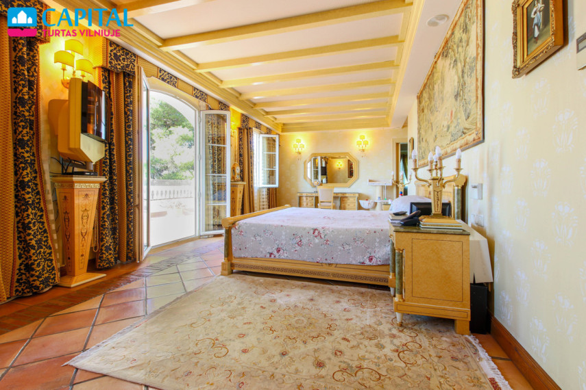 Parduodamas butas  12