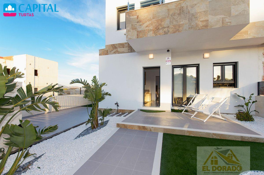 Parduodamas namas Calle Huelva, 12 , 146.00 kv.m ploto,  Floors 1