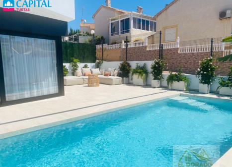 Parduodamas namas Calle Leman, 6 , 158.00 kv.m ploto,  Floors