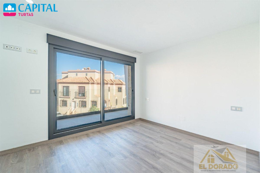 Parduodamas namas Calle San Sebastian, 8 , 244.00 kv.m ploto,  Floors 16