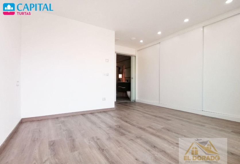 Parduodamas namas Calle San Sebastian, 8 , 244.00 kv.m ploto,  Floors 18