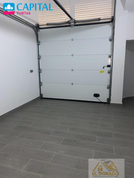 Parduodamas namas Calle Carcaixent, 3 , 187.00 kv.m ploto,  Floors 15