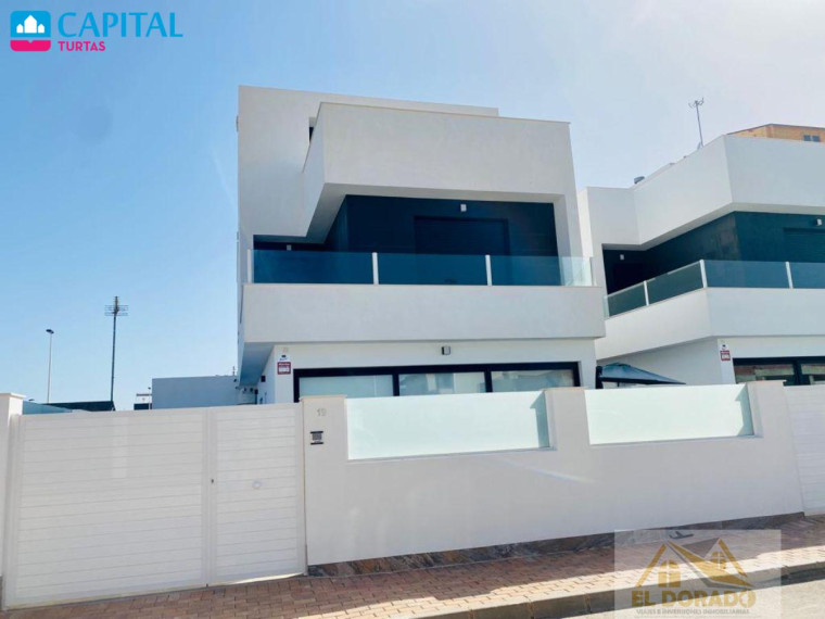 Parduodamas namas Calle Vélez Blanco, 15 , 116.00 kv.m ploto,  Floors 2