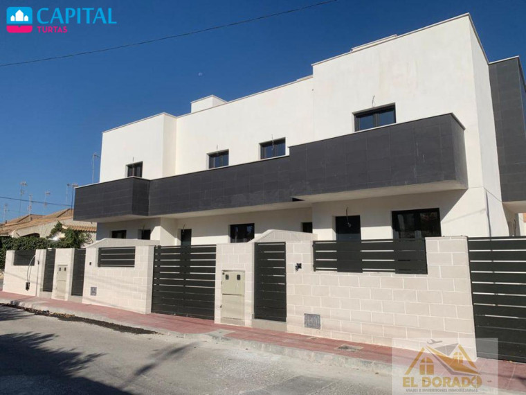 Parduodamas namas Calle Maestro Gabriel Pardo Zapata, 145 , 98.00 kv.m ploto,  Floors 2
