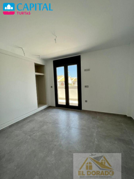 Parduodamas namas Calle Maestro Gabriel Pardo Zapata, 145 , 98.00 kv.m ploto,  Floors 15