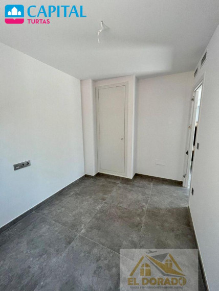Parduodamas namas Calle Maestro Gabriel Pardo Zapata, 145 , 98.00 kv.m ploto,  Floors 16