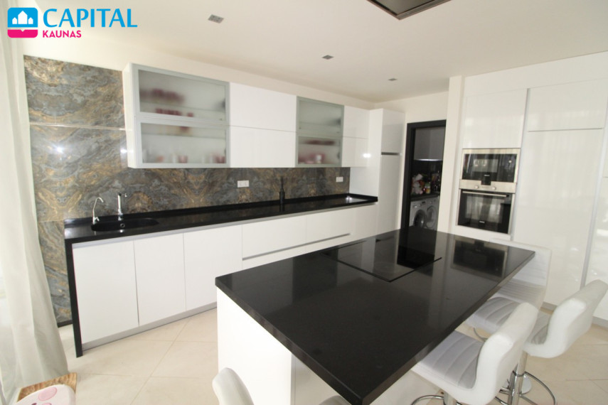 Parduodamas namas Marbella Golden Mile - Sierra Blanca , 437.00 kv.m ploto,  Floors 13