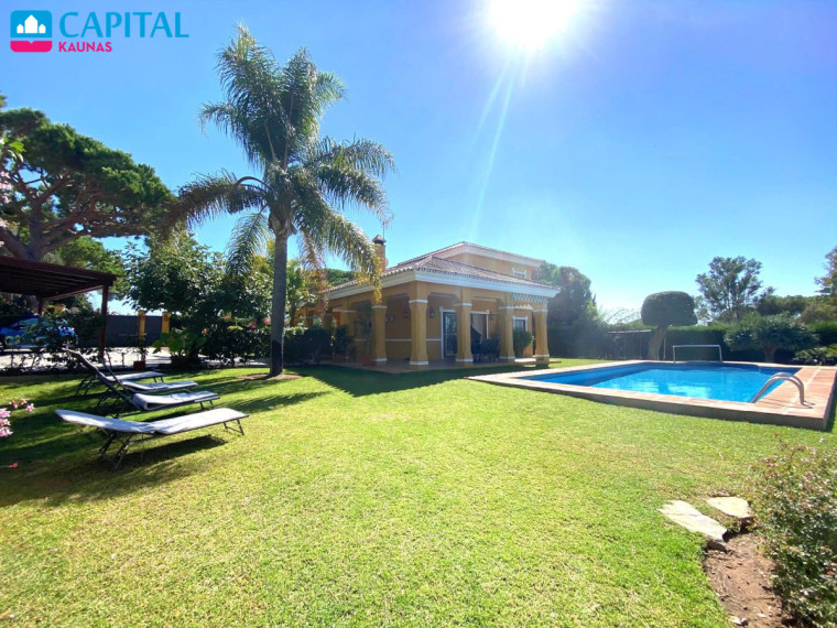 Nuomojamas namas Marbella Este - El Rosario , 230.00 kv.m ploto,  Floors 1