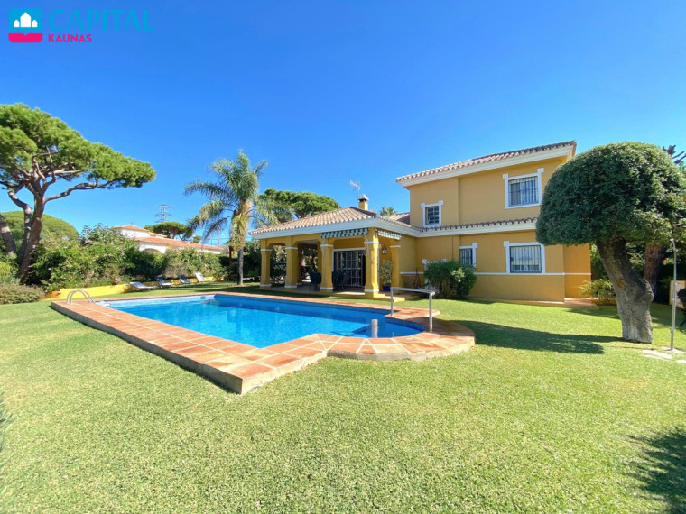 Nuomojamas namas Marbella Este - El Rosario , 230.00 kv.m ploto,  Floors 2