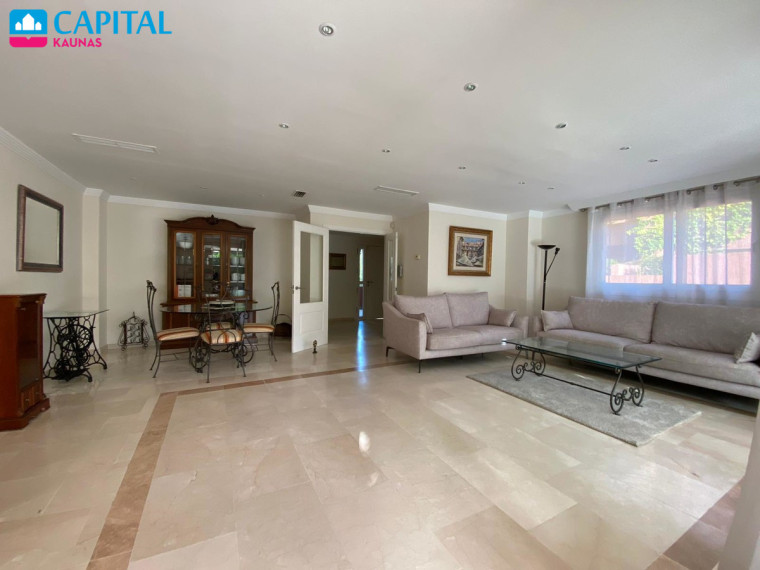 Nuomojamas namas Marbella Este - Los Monteros , 280.00 kv.m ploto,  Floors 3