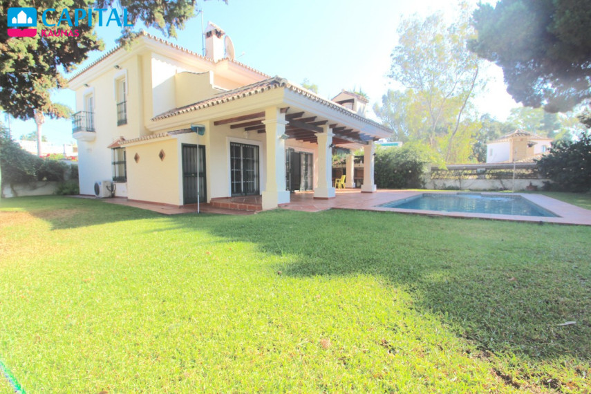 Nuomojamas namas Marbella Este - El Rosario , 300.00 kv.m ploto,  Floors 1