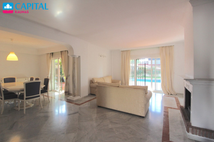 Nuomojamas namas Marbella Este - El Rosario , 300.00 kv.m ploto,  Floors 4