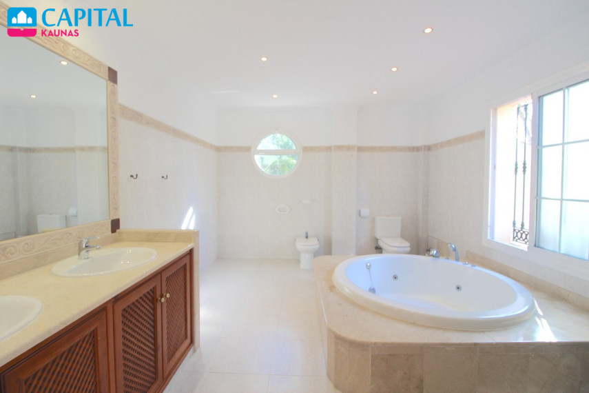 Nuomojamas namas Marbella Este - El Rosario , 300.00 kv.m ploto,  Floors 7