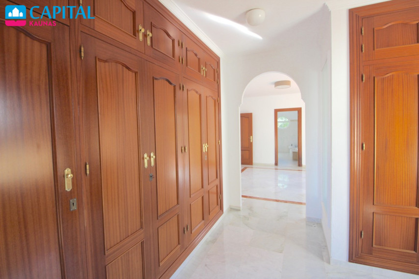 Nuomojamas namas Marbella Este - El Rosario , 300.00 kv.m ploto,  Floors 8