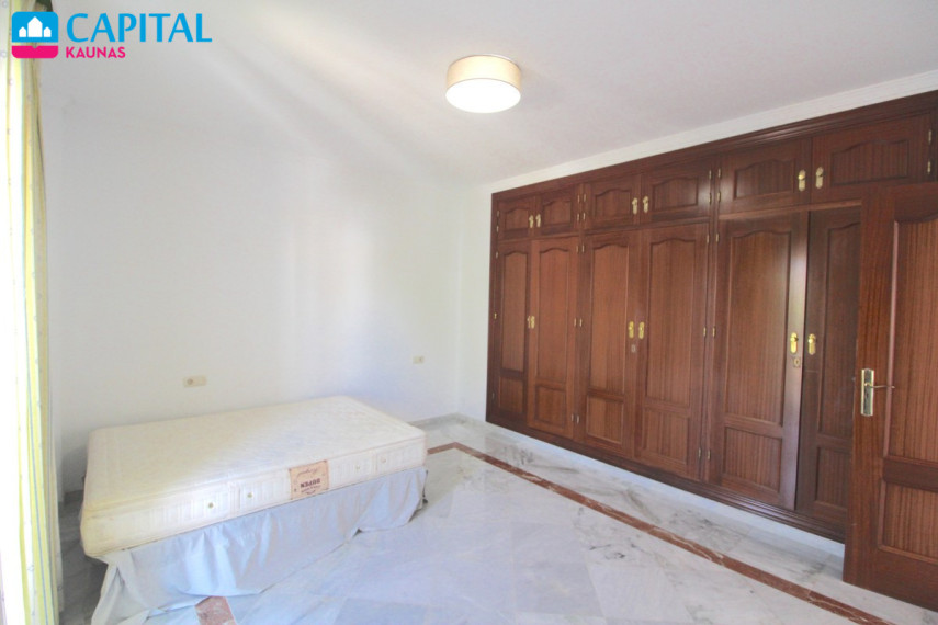 Nuomojamas namas Marbella Este - El Rosario , 300.00 kv.m ploto,  Floors 10