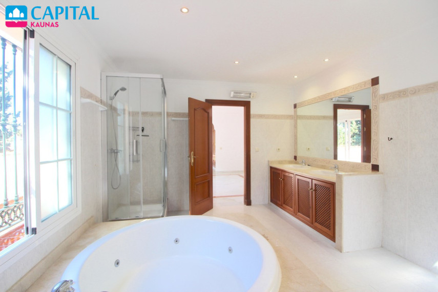 Nuomojamas namas Marbella Este - El Rosario , 300.00 kv.m ploto,  Floors 21