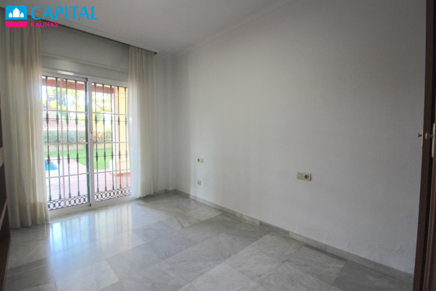 Nuomojamas namas Marbella Este - El Rosario , 300.00 kv.m ploto,  Floors 25