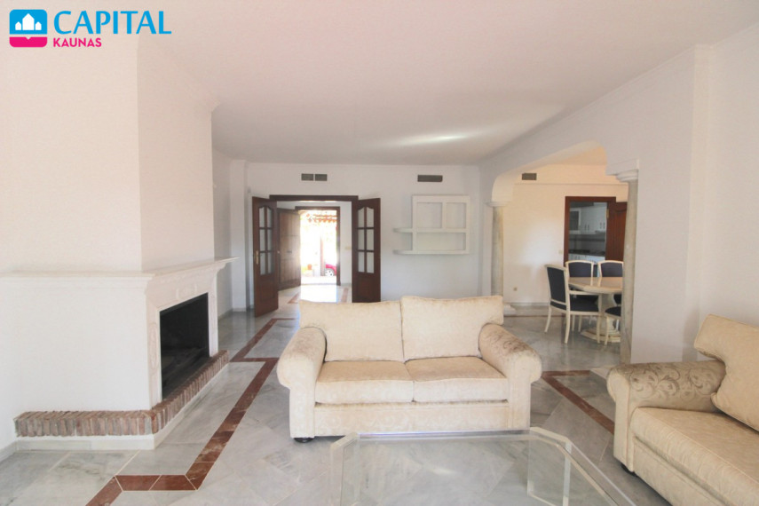 Nuomojamas namas Marbella Este - El Rosario , 300.00 kv.m ploto,  Floors 26