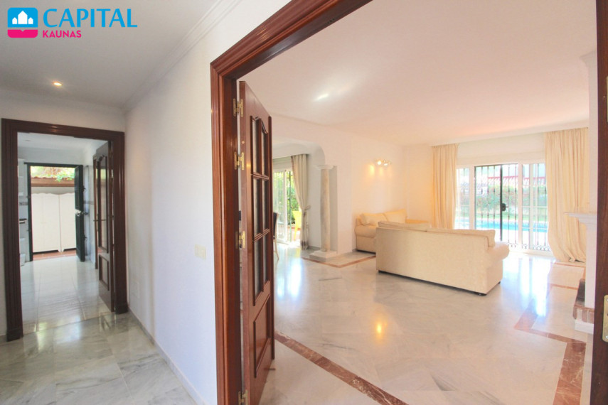 Nuomojamas namas Marbella Este - El Rosario , 300.00 kv.m ploto,  Floors 27