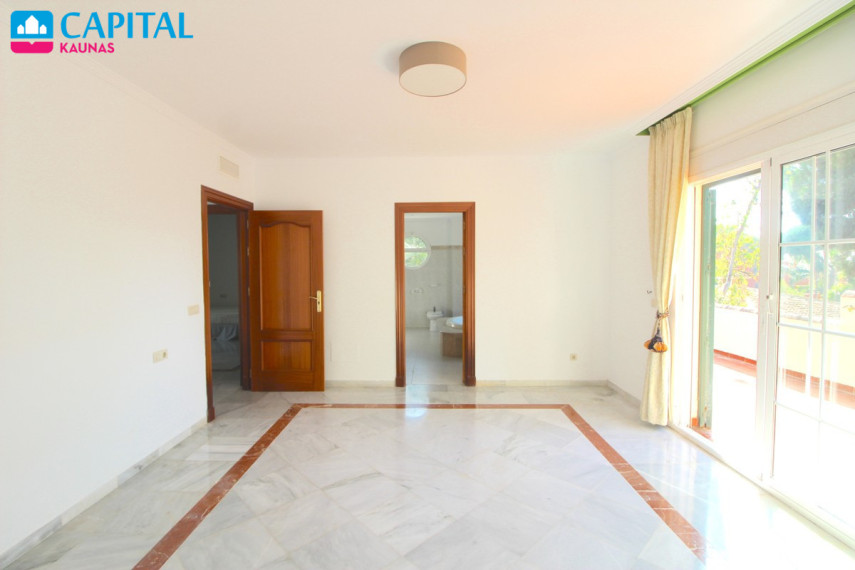 Nuomojamas namas Marbella Este - El Rosario , 300.00 kv.m ploto,  Floors 28