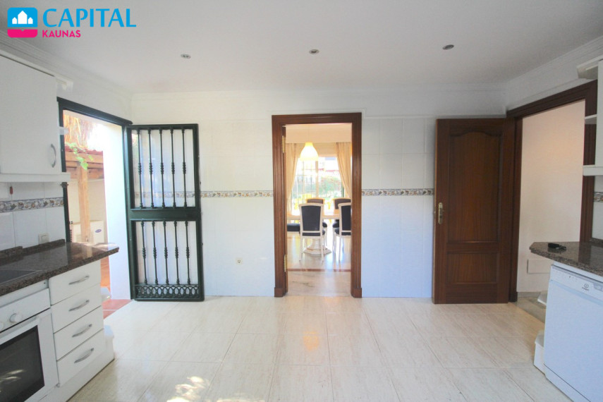 Nuomojamas namas Marbella Este - El Rosario , 300.00 kv.m ploto,  Floors 33
