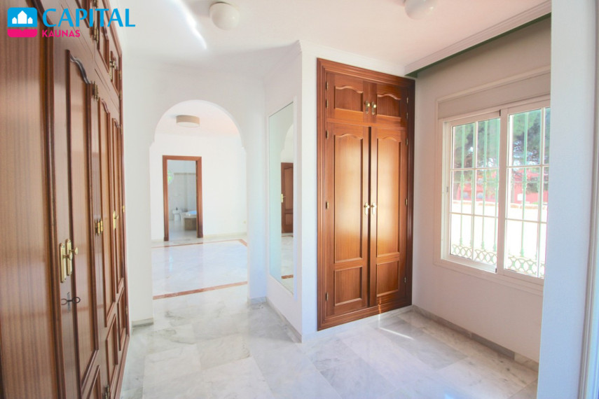 Nuomojamas namas Marbella Este - El Rosario , 300.00 kv.m ploto,  Floors 38