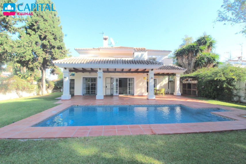 Nuomojamas namas Marbella Este - El Rosario , 300.00 kv.m ploto,  Floors 40