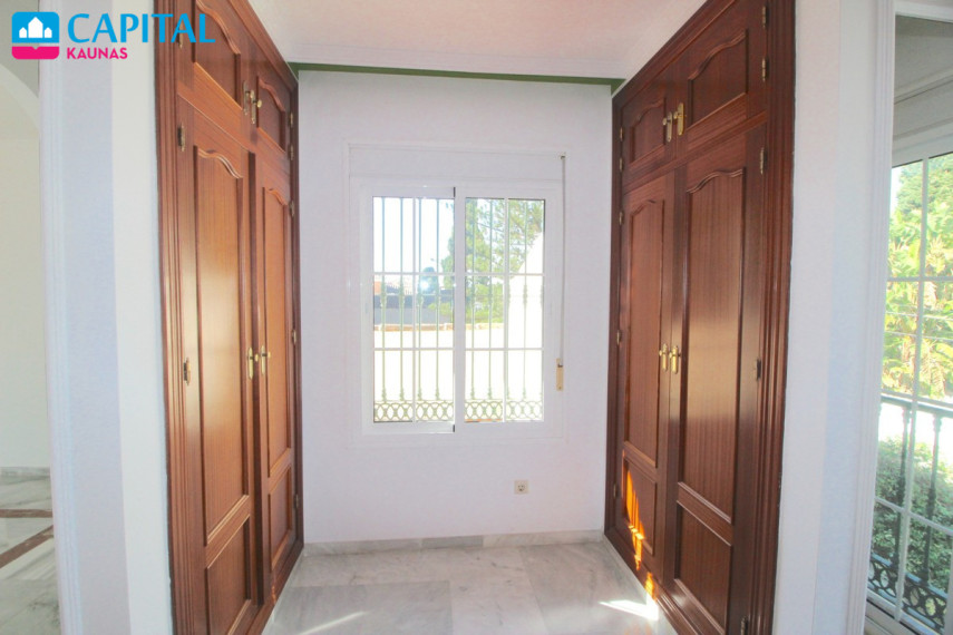 Nuomojamas namas Marbella Este - El Rosario , 300.00 kv.m ploto,  Floors 41
