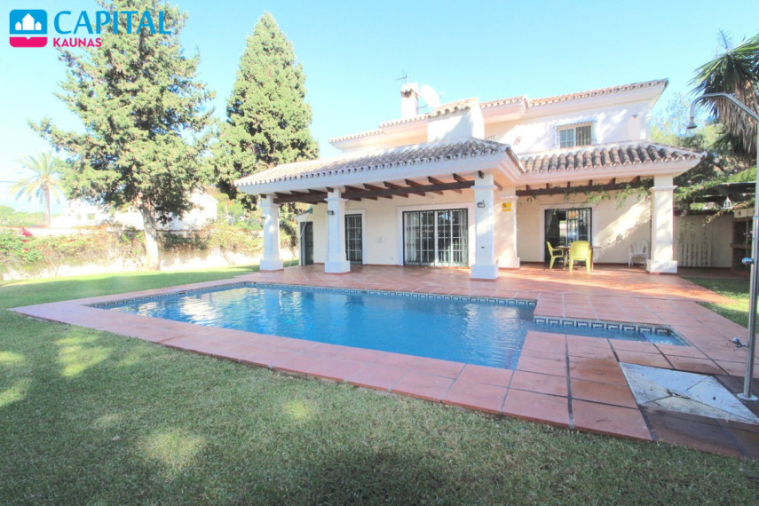 Nuomojamas namas Marbella Este - El Rosario , 300.00 kv.m ploto,  Floors 48