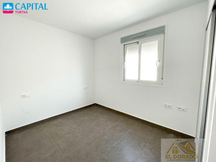 Parduodamas namas Calle de Malta , 105.00 kv.m ploto,  Floors 10