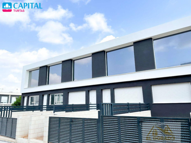 Parduodamas namas Calle de Malta , 105.00 kv.m ploto,  Floors 15
