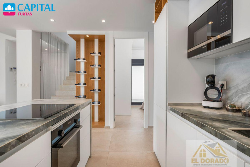 Parduodamas namas Calle Egipcios, 4 , 326.00 kv.m ploto,  Floors 9