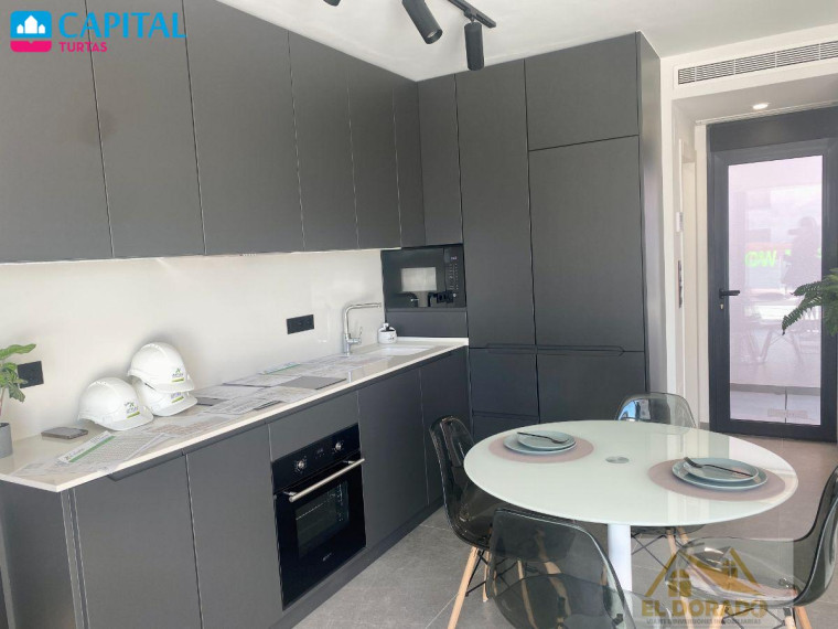 Parduodamas namas Calle Carcaixent, 3 , 177.00 kv.m ploto,  Floors 4