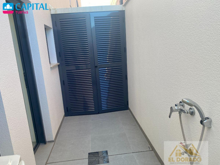 Parduodamas namas Calle Carcaixent, 3 , 177.00 kv.m ploto,  Floors 28