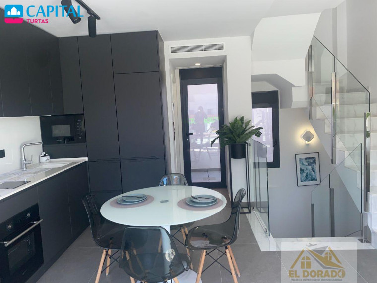 Parduodamas namas Calle Carcaixent, 3 , 178.00 kv.m ploto,  Floors 8