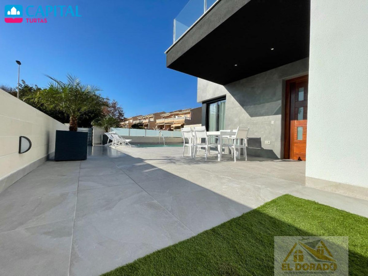 Parduodamas namas Calle Veleta, 11 , 175.00 kv.m ploto,  Floors 2