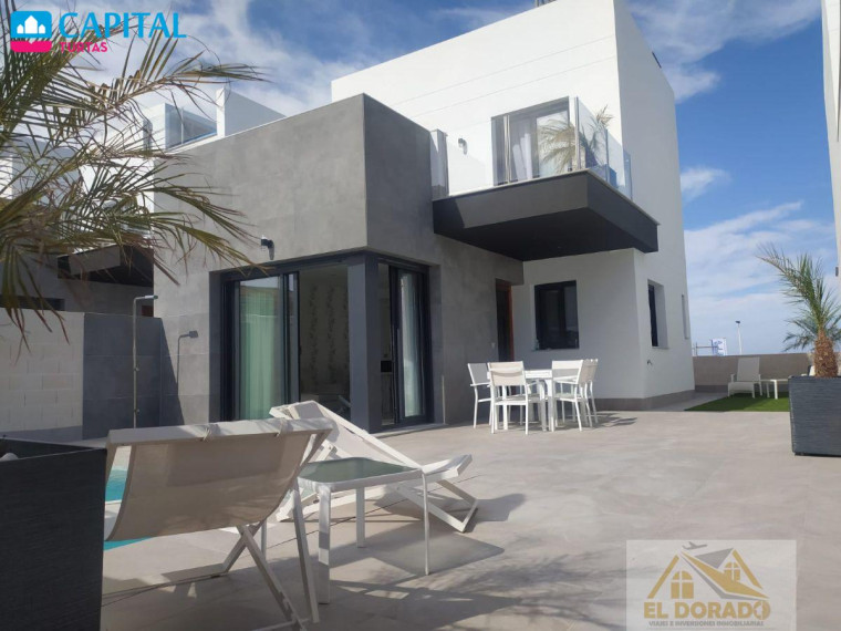 Parduodamas namas Calle Veleta, 11 , 175.00 kv.m ploto,  Floors 3