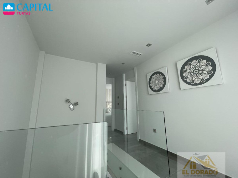 Parduodamas namas Calle Veleta, 11 , 175.00 kv.m ploto,  Floors 18
