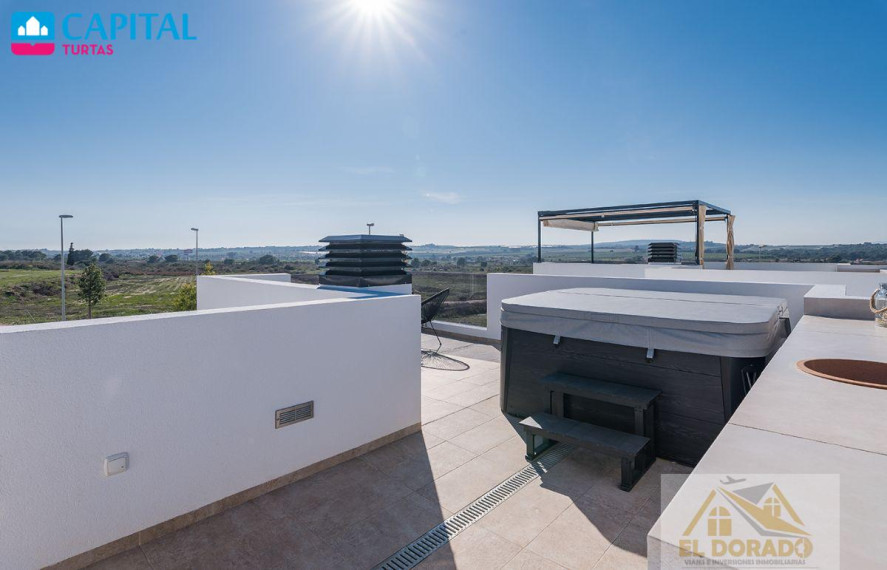Parduodamas namas Calle Rafael de León, 201 , 115.00 kv.m ploto,  Floors 17