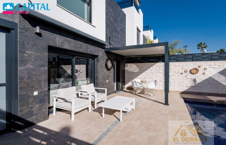 Parduodamas namas Calle Rafael de León, 201 , 115.00 kv.m ploto,  Floors 22