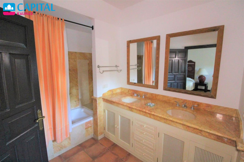 Parduodamas namas Marbella Este - Elviria , 220.00 kv.m ploto,  Floors 8