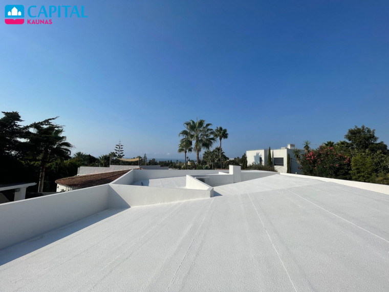 Parduodamas namas Marbella Este - Las Chapas , 200.00 kv.m ploto,  Floors 24