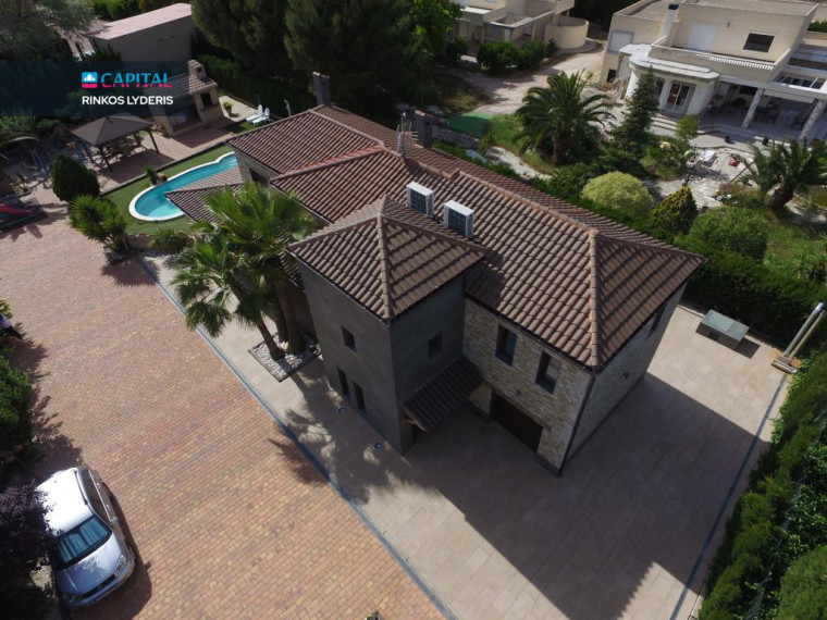 Šiuolaikinė vila prabangioje Eldos urbanizacijoje (Alikantėje) dabar už specialią kainą!!!  14