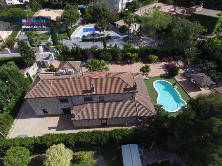 Šiuolaikinė vila prabangioje Eldos urbanizacijoje (Alikantėje) dabar už specialią kainą!!!  43