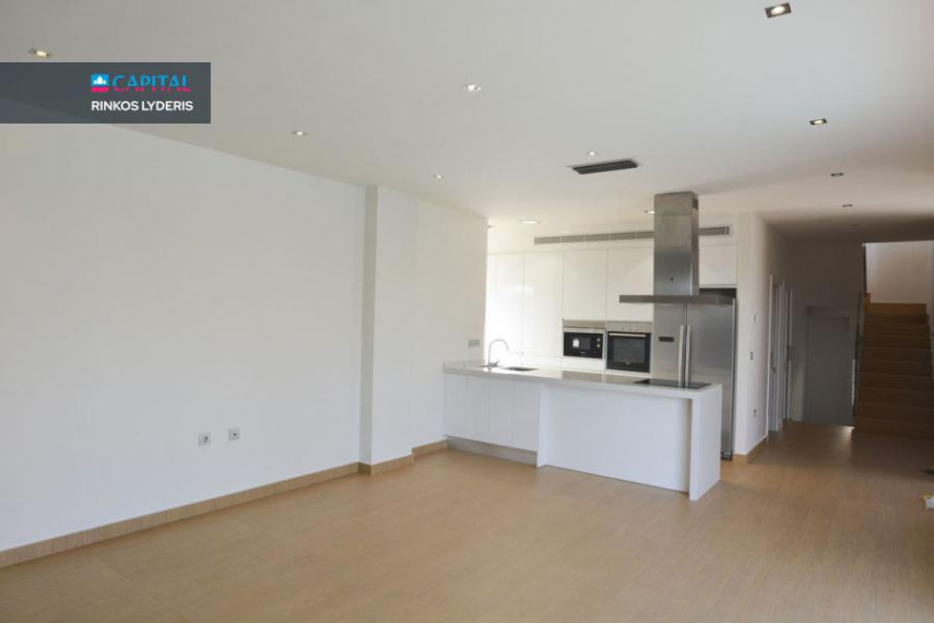 Parduodamas namas Avenida Torreblanca 23, 175.00 kv.m ploto, 2 Floors 6